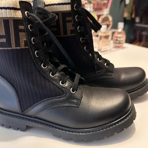 fendi boots size 36.